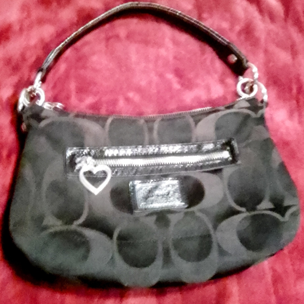 Coach Black Shoulder Bag with Elegant Monogram Design